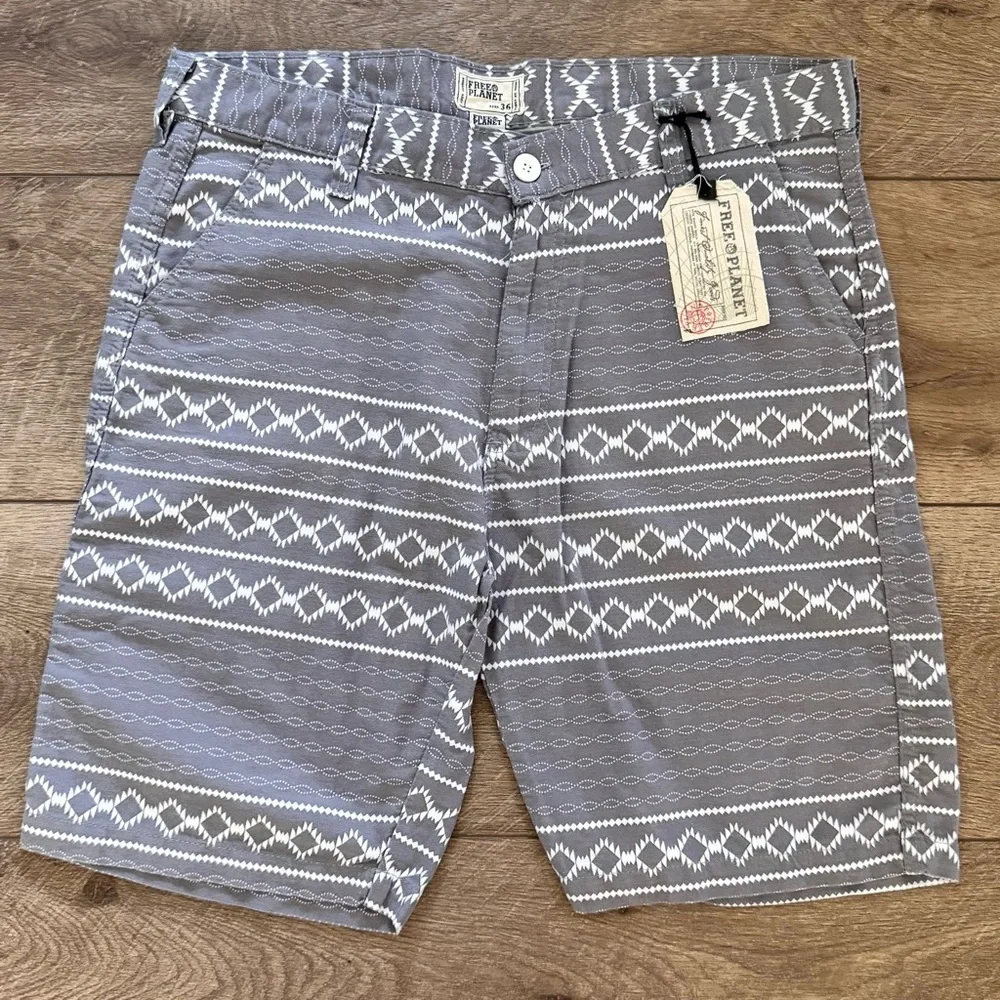 New Boho Men's Gray White Geometric Casual Shorts Size 36 Travel‎ Western Casual
